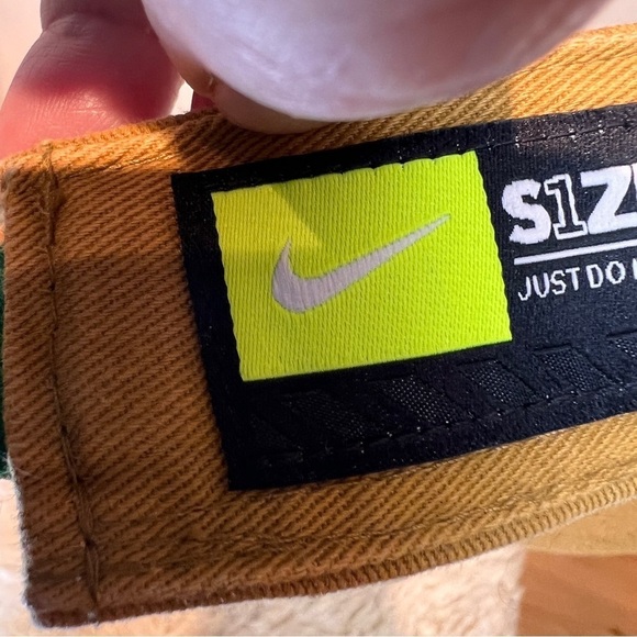 UNIVERSITY OF OREGON NIKE VISOR. NWOT-Never Worn. Adj Slide Buckle. - Picture 4 of 5